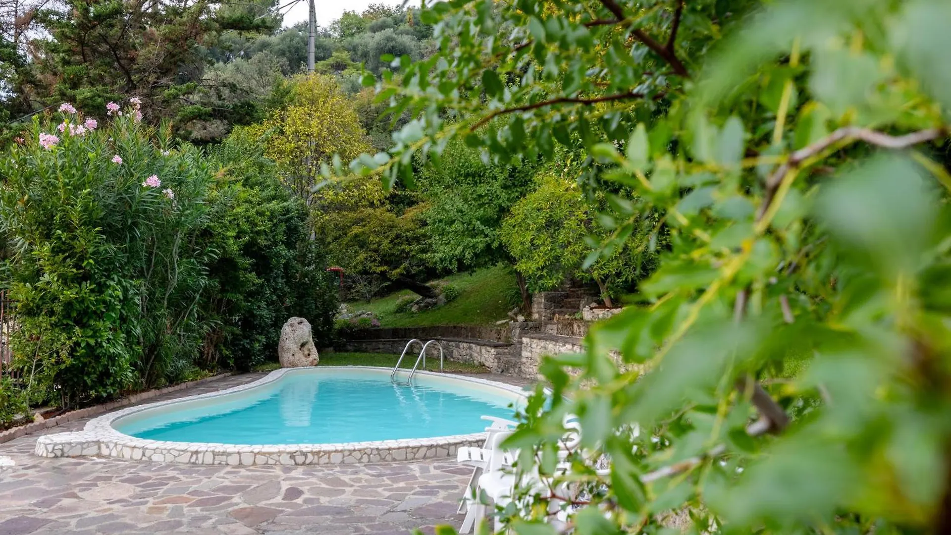 ברנצונה סול גארדה Villa Al Salto - Lake Garda איטליה